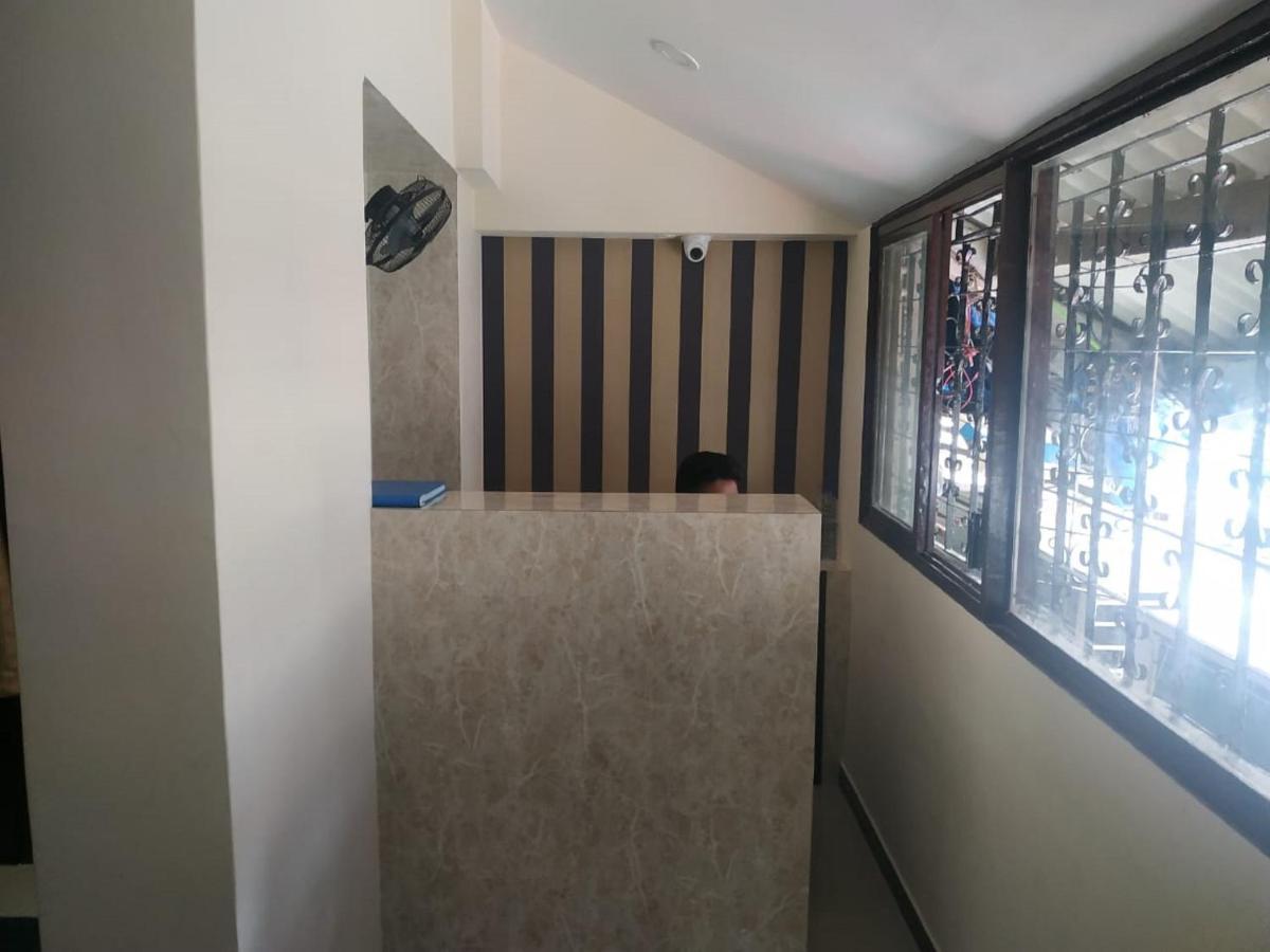 Almas Dormitory 24 Hours Aircondition Bombaim Exterior foto
